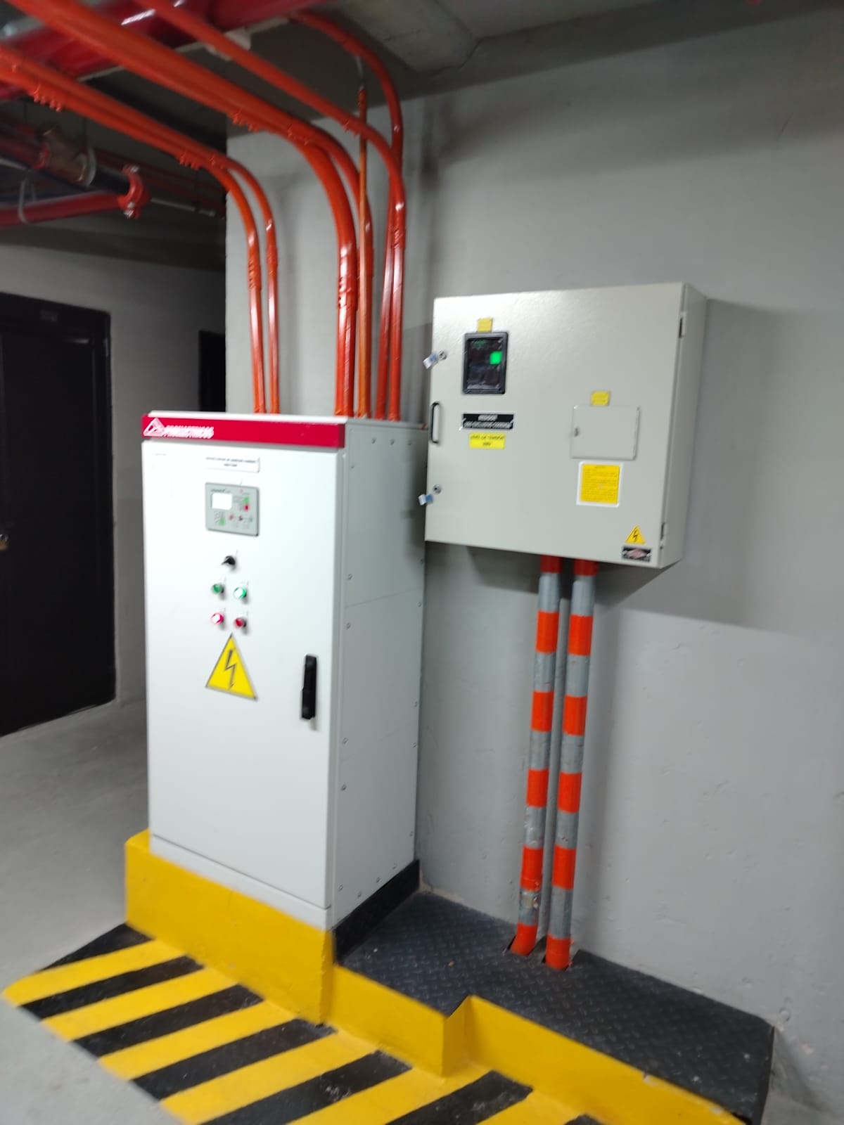 Trabajo en caja eléctrica