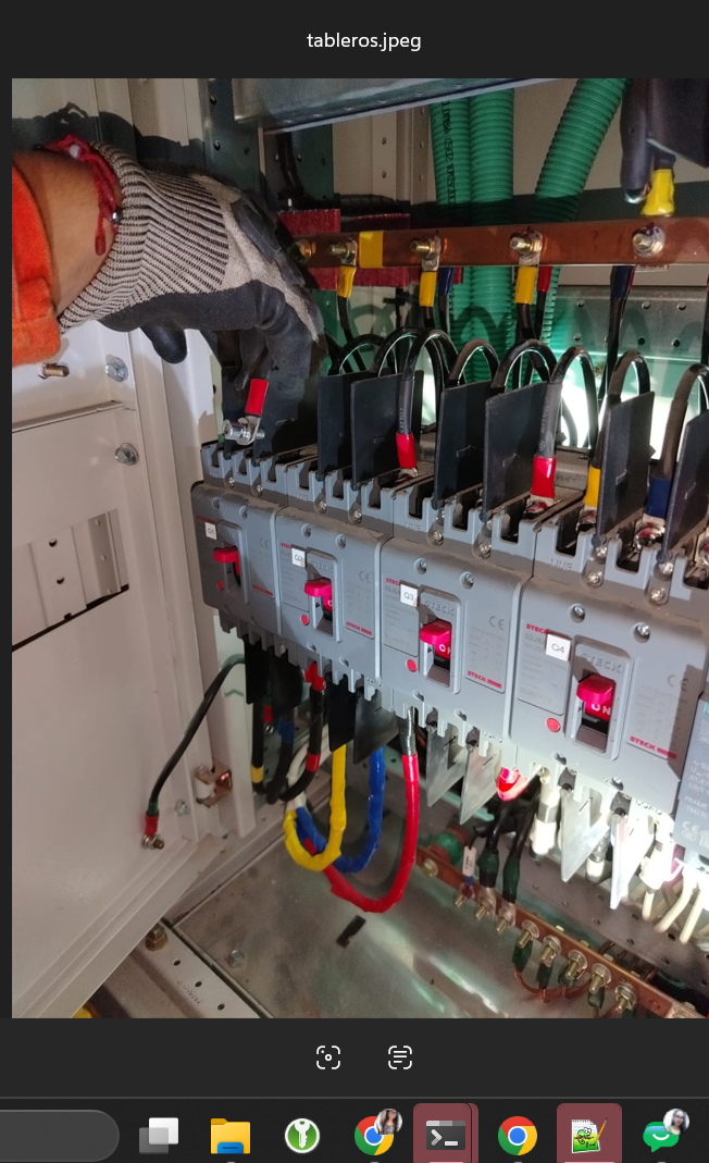 Trabajo en caja eléctrica